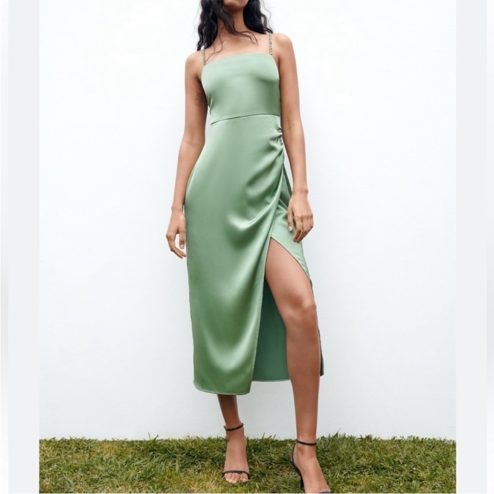 ⚠️Zara Midi Dress⚠️
